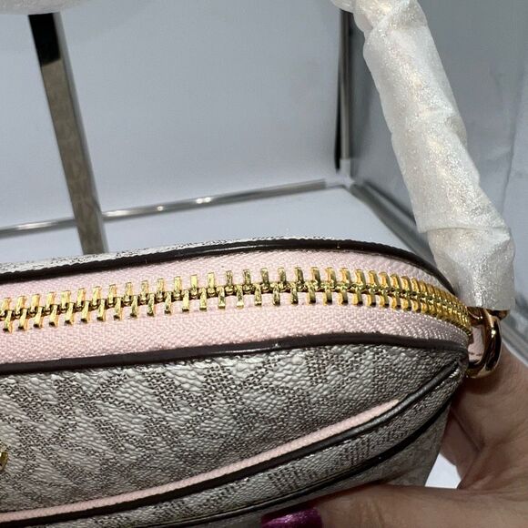 Michael Kors Jet Set Travel in Clay and Blush - Picture 3 of 12